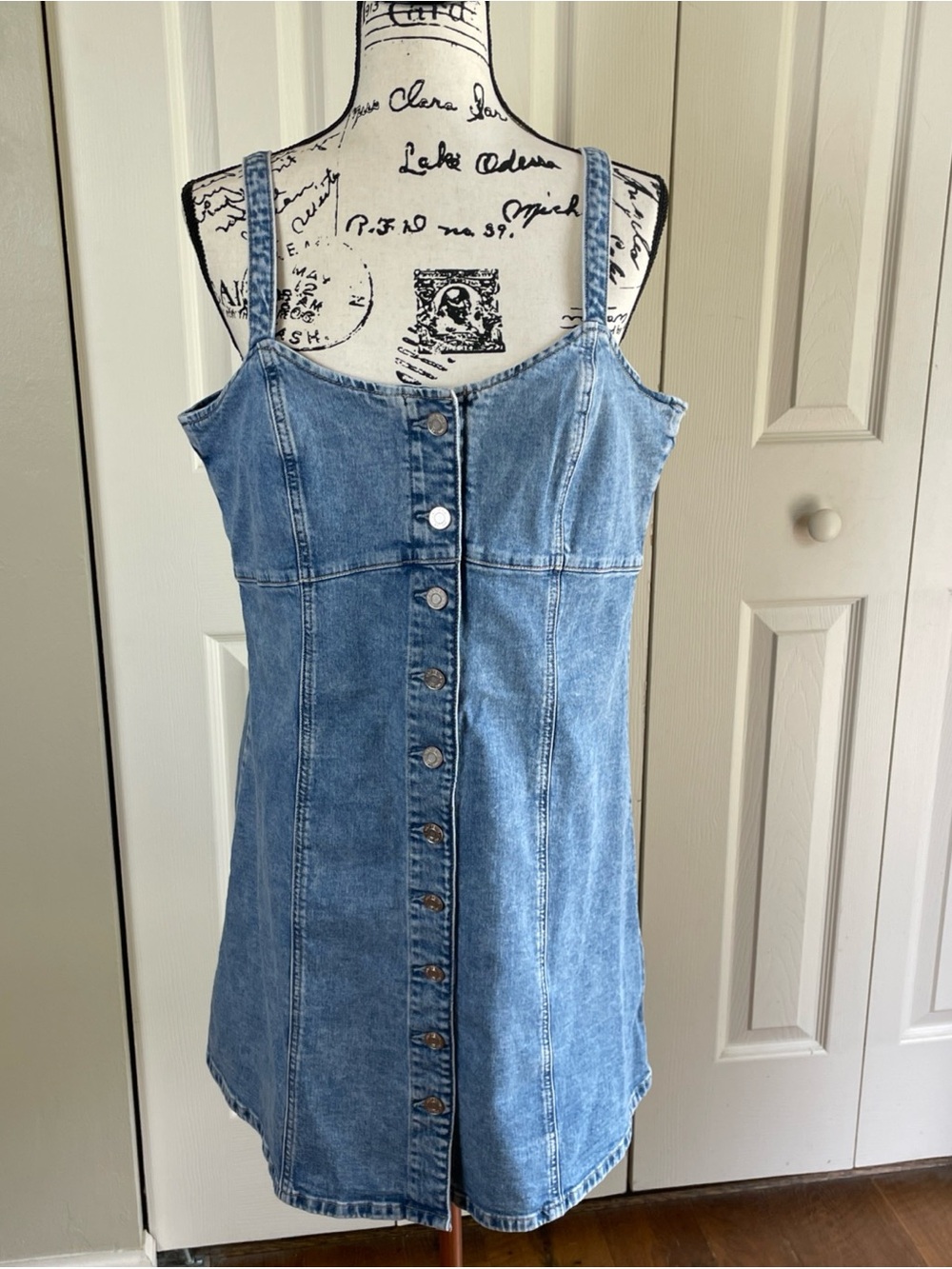 Gap Light Wash Denim Dress Women's Size 14 Button Front Sleeveless  jumper